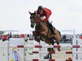 12 Czerwiec 2011; Aragon Rouet, w siodle Andre Thieme, Niemcy, podczas międzynarodowych zawodów jeździeckich w skokach przez przeszkody. Grand Prix Sopotu o Puchar NDI S.A. i nagrodę Prezydenta RP Bronisława Komorowskiego. Konkurs kwalifikacyjny do Olimpiady 2012 i ME seniorów 2011. Hipodrom, Sopot. Fot. Tomasz Żuber / GrFoto.org