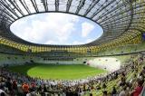 6 Sierpień 2011; Dzień Otwarty na nowo powstałym stadionie na Gdańskiej Letnicy przyciągnął ponad 80 tysięcy zwiedzających. Chętnym udostepniono część stadionu, wchodziło się tunelem wprost na poziom murawy, skąd można było wejść na dolną część jednej z trybun. PGE Arena Gdańsk. Fot. Tomasz Żuber / GrFoto.org