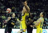 26 Luty 2011; Asseco Prokom Gdynia v Trefl Sopot. Mecz osiemnastej kolejki Tauron Basket Liga. Hala Sportowo - Widowiskowa Gdynia. Fot. Tomasz Żuber / GrFoto.org