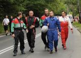 10 Lipiec 2011; Zawodnicy po zakończeniu szóstej rundy Górskich Samochodowych Mistrzostw Polski - LOTOS Grand Prix Sopot 2011. Fot. Tomasz Żuber / GrFoto.org