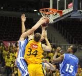 29 Październik 2011; Trefl Sopot v Kotwica Kołobrzeg. Mecz VII kolejki Tauron Basket Ligi w sezonie 2011/2012. ERGO ARENA, Gdańsk - Sopot. Fot. Magdalena Żuber / GrFoto.org *** Local Caption *** 
