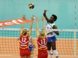 1 Luty 2012; Megan Hodge, Atom Trefl Sopot i Mira Golubovic, Irina Żukowa, Rabita Baku. Rozgrywki I rundy Play Off. Mecz 1/8 finału Europejskiej Ligi Mistrzyń CEV w sezonie 2011/2012.  ERGO ARENA, Gdańsk - Sopot. Fot. Tomasz Żuber / GrFoto.org *** Local Caption *** 1 February 2012; Megan Hodge, Atom Trefl Sopot and Mira Golubovic, Irina Żukowa, Rabita Baku. 2012 CEV Volleyball Champions League - Atom Trefl Sopot v Rabita Baku. ERGO ARENA, Gdańsk - Sopot. Picture credit: Tomasz Żuber / GrFoto.org