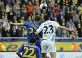 1 Maj 2011; Marko Bajić, Lechia Gdańsk, i Maciej Szmatiuk, Arka Gdynia. Dwudziesta czwarta kolejka Ekstraklasy 2010/2011 - Arka Gdynia v Lechia Gdańsk. Stadion Miejski, Gdynia. Fot. Tomasz Żuber / GrFoto.org