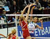 1 Luty 2012; Margareta Kożuch, Atom Trefl Sopot i Natalia Mammadowa, Rabita Baku. Rozgrywki I rundy Play Off. Mecz 1/8 finału Europejskiej Ligi Mistrzyń CEV w sezonie 2011/2012.  ERGO ARENA, Gdańsk - Sopot. Fot. Tomasz Żuber / GrFoto.org *** Local Caption *** 1 February 2012; Margareta Kożuch, Atom Trefl Sopot and Natalia Mammadowa, Rabita Baku. 2012 CEV Volleyball Champions League - Atom Trefl Sopot v Rabita Baku. ERGO ARENA, Gdańsk - Sopot. Picture credit: Tomasz Żuber / GrFoto.org