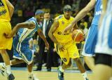 10 Październik 2011; Jarel Blassingame, Asseco Prokom Gdynia i George Ewing, Azovmash Mariupol. Inauguracyjny mecz rozgrywek ligi VTB 2011/2012- Asseco Prokom Gdynia v Azovmash Mariupol. HSW Gdynia. Fot. Tomasz Żuber / GrFoto.org *** Local Caption *** 10 October 2011; Jarel Blassingame, Asseco Prokom Gdynia and George Ewing, Azovmash Mariupol. VTB League 2011/2012 - Asseco Prokom Gdynia v Azovmash Mariupol. HSW Gdynia. Picture credit: Tomasz Żuber / GrFoto.org