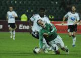 6 Kwiecień 2011; Marcin Pietrowski, Lechia Gdańsk i Dickson Choto, Legia Warszawa. Pierwszy mecz półfinału Pucharu Polski - Lechia Gdańsk v Legia Warszawa. Stadion Miejski, Gdańsk. Fot. Tomasz Żuber / GrFoto.org *** Local Caption *** 6 April 2011; Marcin Pietrowski, Lechia Gdańsk and Dickson Choto, Legia Warszawa. First match of the semi-finals - Lechia Gdańsk v Legia Warszawa. City Stadium of Traugutta, Gdansk. Picture credit: Tomasz Żuber / GrFoto.org