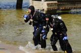 20 Maj 2012; Nurkowanie podczas Diving Day Gdańsk było wyjątkową okazją na poznanie strefy przybrzeżnej Mola normalnie zamkniętego dla nurków. Celem nurkowania było sprzątanie dna w rejonie Mola w Brzeźnie, jak również propagowanie sportów wodnych i bezpiecznego wypoczynku nad wodą. Molo Brzeźno Gdańsk. Fot. Tomasz Żuber / GrFoto.org *** Local Caption *** 20 May 2012; Nurkowanie podczas Diving Day Gdańsk było wyjątkową okazją na poznanie strefy przybrzeżnej Mola normalnie zamkniętego dla nurków. Celem nurkowania było sprzątanie dna w rejonie Mola w Brzeźnie, jak również propagowanie sportów wodnych i bezpiecznego wypoczynku nad wodą. Picture credit: Tomasz Żuber / GrFoto.org