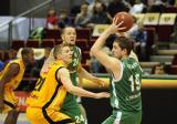 24 Styczeń 2012; Adam Waczyński, Trefl Sopot i Piotr Stelmach, Zastal Zielona Góra. Mecz 23 kolejki Tauron Basket Ligi w sezonie 2011/2012 - Trefl Sopot v Zastal Zielona Góra. ERGO ARENA, Gdańsk - Sopot. Fot. Tomasz Żuber / GrFoto.org *** Local Caption *** 24 January 2012; Adam Waczyński, Trefl Sopot and Piotr Stelmach, Zastal Zielona Góra. Tauron Basket League 2011/2012, Round 23 - Trefl Sopot v Zastal Zielona Góra. ERGO ARENA, Gdańsk - Sopot. Picture credit: Tomasz Żuber / GrFoto.org