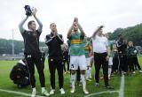 29 Maj 2011; Drużyna Lechii Gdańsk dziękuje kibicom po zakończonym spotkaniu. Trzydziesta kolejka Ekstraklasy 2010/2011 - Lechia Gdańsk v Zagłębie Lublin. Stadion Miejski, Gdańsk. Fot. Tomasz Żuber / GrFoto.org *** Local Caption *** 29 May 2011; Lechia Gdańsk team aplause a crowd for the support, after the final whistle. Ekstraklasa 2010/2011, Round  30 - Lechia Gdańsk v Zagłębie Lublin. City Stadium of Traugutta, Gdansk. Picture credit: Tomasz Żuber / GrFoto.org