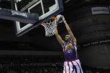 23 Październik 2010; Niezwyły występ legendarnego zespołu Harlem Globetrotters w Ergo Arenie. Pokazowy mecz rozegrali z zespołem Washington Generals, prezentując wsady do kosza i koszykarskie triki angażując do zabawy publiczność. Harlem Globetrotters Poland Tour 2010, Hala Ergo Arena, Gdańsk - Sopot. Fot. Magdalena Żuber / GrFoto.org