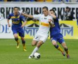 1 Maj 2011; Marcin Pietrowski, Lechia Gdańsk, i Miroslav Bożok, Arka Gdynia. Dwudziesta czwarta kolejka Ekstraklasy 2010/2011 - Arka Gdynia v Lechia Gdańsk. Stadion Miejski, Gdynia. Fot. Tomasz Żuber / GrFoto.org