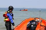 20 Maj 2012; Pokazy ratownictwa towarzyszące imprezie Diving Day Gdańsk, odbywającej się w rejonie Mola w Brzeźnie. Impreza była zorganizowana w formie pikniku rodzinnego, podczas którego można było spróbować swoich sił w zawodach pływackich, nurkowaniu oraz czyszczeniu dna Zatoki Gdańskiej. Molo Brzeźno Gdańsk. Fot. Tomasz Żuber / GrFoto.org *** Local Caption *** 20 May 2012; Pokazy ratownictwa towarzyszące imprezie Diving Day Gdańsk, odbywającej się w rejonie Mola w Brzeźnie. Impreza była zorganizowana w formie pikniku rodzinnego, podczas którego można było spróbować swoich sił w zawodach pływackich, nurkowaniu oraz czyszczeniu dna Zatoki Gdańskiej. Molo Brzeźno Gdańsk. Picture credit: Tomasz Żuber / GrFoto.org