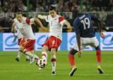 9 Czerwiec 2011; Robert Lewandowski, Polska i Abou Diaby, Francja. Międzynarodowy mecz towarzyski w ramach przygotowań do Euro 2012 - Polska v Francja. Stadion Legii Warszawa. Fot. Tomasz Żuber / GrFoto.org *** Local Caption *** 9 June 2011; Robert Lewandowski, Poland and Abou Diaby, France. International friendly match - Poland v France. Stadium Legii Warszawa. Picture credit: Tomasz Żuber / GrFoto.org