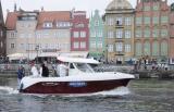 7 Sierpień 2010; Wyścigi Łodzi Motorowych na Zatoce Gdańskiej - Scandinavia Cup. Impreza zorganizowana przez firmę Scandinavia, przedstawiciela firmy Delphia Yachts oferująca łodzie nowe i używane, www.scandinavia.gda.pl. 
Na uwagę zasługuje fakt, iż nagrody za zwycięstwo przygotowywane są z myślą o dzieciach specjalnej troski.
Gdańsk - Brzeźno. Fot. Tomasz Żuber / GrFoto.org