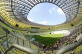 6 Sierpień 2011; Dzień Otwarty na nowo powstałym stadionie na Gdańskiej Letnicy przyciągnął ponad 80 tysięcy zwiedzających. Chętnym udostepniono część stadionu, wchodziło się tunelem wprost na poziom murawy, skąd można było wejść na dolną część jednej z trybun. PGE Arena Gdańsk. Fot. Tomasz Żuber / GrFoto.org