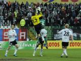 1 Kwiecień 2011; Interwencja bramkarza Łukasz Sapela, GKS Bełchatów. Dwudziesta kolejka Ekstraklasy 2010/2011 - Lechia Gdańsk v GKS Bełchatów. Stadion Miejski, Gdańsk. Fot. Tomasz Żuber / GrFoto.org *** Local Caption *** 1 April 2011; GKS Bełchatów goalkeeper Łukasz Sapela in action. Ekstraklasa 2010/2011, Round 20 - Lechia Gdańsk v GKS Bełchatów. City Stadium of Traugutta, Gdansk. Picture credit: Tomasz Żuber / GrFoto.org