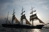 4 Wrzesień 2011; Wielka parada żaglowców na zakończenie gdyńskiego zlotu - The Culture 2011 Tall Ships Regatta. Fot. Tomasz Żuber / GrFoto.org