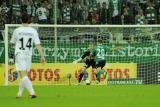 30 Wrzesień 2011; Interwencja bramkarza Wojciech Pawłowski, Lechia Gdańsk. Dziewiąta kolejka T-Mobile Ekstraklasa 2011/2012 - Lechia Gdańsk v GKS Bełchatów. PGE Arena Gdańsk. Fot. Tomasz Żuber / GrFoto.org *** Local Caption *** 30 September 2011; Lechia Gdańsk goalkeeper Wojciech Pawłowski in action. T-Mobile Ekstraklasa 2011/2012, Round 9 - Lechia Gdańsk v GKS Bełchatów. PGE Arena Gdańsk. Picture credit: Tomasz Żuber / GrFoto.org