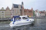 7 Sierpień 2010; Wyścigi Łodzi Motorowych na Zatoce Gdańskiej - Scandinavia Cup. Impreza zorganizowana przez firmę Scandinavia, przedstawiciela firmy Delphia Yachts oferująca łodzie nowe i używane, www.scandinavia.gda.pl. 
Na uwagę zasługuje fakt, iż nagrody za zwycięstwo przygotowywane są z myślą o dzieciach specjalnej troski.
Gdańsk - Brzeźno. Fot. Tomasz Żuber / GrFoto.org