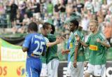 22 Maj 2011; Radość zespołu Lechii Gdańsk po strzelonym karnym przez Abdou Traore. Dwudziesta ósma kolejka Ekstraklasy 2010/2011 - Lechia Gdańsk v Lech Poznań. Stadion Miejski, Gdańsk. Fot. Tomasz Żuber / GrFoto.org *** Local Caption *** 22 May 2011; Thanks and congratulations to the Lechia Gdansk team mates after scoring a goal from the penalty spot. Ekstraklasa 2010/2011, Round  28 - Lechia Gdańsk v Lech Poznań. City Stadium of Traugutta, Gdansk. Picture credit: Tomasz Żuber / GrFoto.org