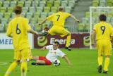 16 Październik 2011; Polska v Ukraina - Międzynarodowy mecz budowniczych infrastrukury do EURO 2012. Na murawie staneły naprzeciw siebie drużyny złożone z przedstawicieli firm budowlanych zaangażowanych w projekty infrastrukturalne związane z EURO 2012. PGE Arena Gdańsk. Fot. Tomasz Żuber / GrFoto.org