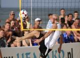 29 Lipiec 2012; Przez dwa dni w Sztutowie czternaście drużyn rywalizowało o pierwszy Puchar Polski w Footvolley. Sztutowo. Fot. Tomasz Żuber / GrFoto.org