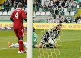 8 Maj 2011; Interwencja bramkarza Wisły Kraków Sergei Pareiko. Dwudziesta piąta kolejka Ekstraklasy 2010/2011 - Lechia Gdańsk v Wisła Kraków. Stadion Miejski, Gdańsk. Fot. Tomasz Żuber / GrFoto.org *** Local Caption *** 8 May 2011; Wisła Kraków goalkeeper Sergei Pareiko in action. Ekstraklasa 2010/2011, Round 25 - Lechia Gdańsk v Wisła Kraków. City Stadium of Traugutta, Gdansk. Picture credit: Tomasz Żuber / GrFoto.org