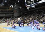 23 Październik 2010; Niezwyły występ legendarnego zespołu Harlem Globetrotters w Ergo Arenie. Pokazowy mecz rozegrali z zespołem Washington Generals, prezentując wsady do kosza i koszykarskie triki angażując do zabawy publiczność. Harlem Globetrotters Poland Tour 2010, Hala Ergo Arena, Gdańsk - Sopot. Fot. Magdalena Żuber / GrFoto.org