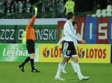 1 Kwiecień 2011; Sędzia główny spotkania. Dwudziesta kolejka Ekstraklasy 2010/2011 - Lechia Gdańsk v GKS Bełchatów. Stadion Miejski, Gdańsk. Fot. Tomasz Żuber / GrFoto.org *** Local Caption *** 1 April 2011; Referee is shown yellow card. Ekstraklasa 2010/2011, Round 20 - Lechia Gdańsk v GKS Bełchatów. City Stadium of Traugutta, Gdansk. Picture credit: Tomasz Żuber / GrFoto.org