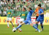 22 Maj 2011; Paweł Nowak, Lechia Gdańsk i Rafał Murawski, Lech Poznań. Dwudziesta ósma kolejka Ekstraklasy 2010/2011 Lechia Gdańsk v Lech Poznań. Stadion Miejski, Gdańsk. Fot. Tomasz Żuber / GrFoto.org