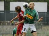 8 Maj 2011; Vytautas Andriuskevicius, Lechia Gdańsk, i Cezary Wilk, Wisła Kraków. Dwudziesta piąta kolejka Ekstraklasy 2010/2011 - Lechia Gdańsk v Wisła Kraków. Stadion Miejski, Gdańsk. Fot. Tomasz Żuber / GrFoto.org