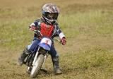 18 Wrzesień 2011; Pokazowe wyścigi motocross dzieci. IV Runda Mistrzostw Polski i Pucharu Polski w Motocrossie Quadów i Mistrzostw Okręgu. Tor Motocrossowy, Borkowo. Fot. Tomasz Zuber / GrFoto.org 