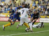 1 Maj 2011; Abdou Traore, Lechia Gdańsk, i Emil Noll, Arka Gdynia. Dwudziesta czwarta kolejka Ekstraklasy 2010/2011 - Arka Gdynia v Lechia Gdańsk. Stadion Miejski, Gdynia. Fot. Tomasz Żuber / GrFoto.org