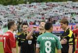 8 Maj 2011; Losowanie stron boiska. Dwudziesta piąta kolejka Ekstraklasy 2010/2011 - Lechia Gdańsk v Wisła Kraków. Stadion Miejski, Gdańsk. Fot. Tomasz Żuber / GrFoto.org