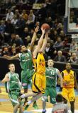 24 Styczeń 2012; Adam Waczyński, Trefl Sopot i Walter Hodge, Zastal Zielona Góra. Mecz 23 kolejki Tauron Basket Ligi w sezonie 2011/2012 - Trefl Sopot v Zastal Zielona Góra. ERGO ARENA, Gdańsk - Sopot. Fot. Tomasz Żuber / GrFoto.org *** Local Caption *** 24 January 2012; Adam Waczyński, Trefl Sopot and Walter Hodge, Zastal Zielona Góra. Tauron Basket League 2011/2012, Round 23 - Trefl Sopot v Zastal Zielona Góra. ERGO ARENA, Gdańsk - Sopot. Picture credit: Tomasz Żuber / GrFoto.org